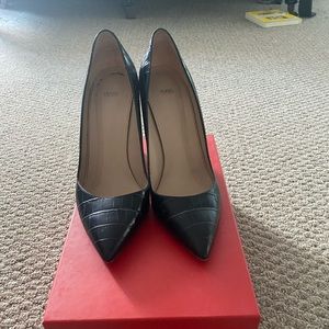 Hugo boss high heel pumps